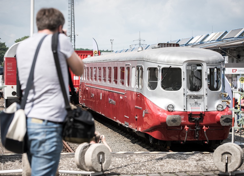 Na veletrhu lze obdivovat i některé kolejové „dědečky“. Na snímku motorový vůz řady M 260 vyrobený v jednom kusu v ČKD na přelomu let 1938 a 1939. Foto: L. Kaboň